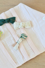 Charger l'image dans la galerie, Pochette à barrettes rose pâle