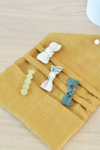 Charger l'image dans la galerie, Pochette à barrettes lin jaune ocre