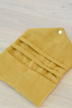 Charger l'image dans la galerie, Pochette à barrettes lin jaune ocre