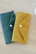 Charger l'image dans la galerie, Pochette à barrettes lin jaune ocre
