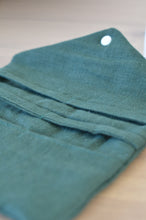 Charger l'image dans la galerie, Pochette à barrettes lin vert foncé