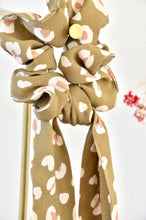 Charger l'image dans la galerie, Chouchou foulard Léopard kaki