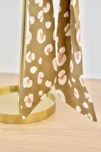 Charger l'image dans la galerie, Chouchou foulard Léopard kaki