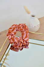 Charger l'image dans la galerie, Chouchou abstrait rouge/rose