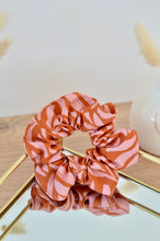 Charger l'image dans la galerie, Chouchou abstrait rouge/rose