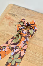 Charger l'image dans la galerie, Chouchou foulard fleurs d'automne