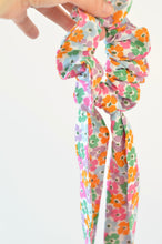 Charger l'image dans la galerie, Chouchou foulard fleuris coloré