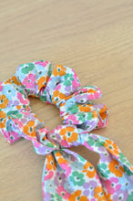 Charger l'image dans la galerie, Chouchou foulard fleuris coloré