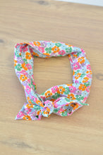 Charger l'image dans la galerie, Foulard fleurs colorées