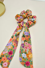 Charger l'image dans la galerie, Chouchou foulard vintage fleuri