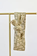 Charger l'image dans la galerie, Bandeau bébé kaki fleuri