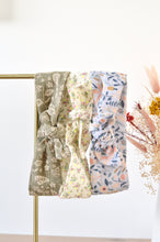 Charger l'image dans la galerie, Bandeau bébé kaki fleuri