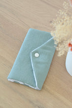 Charger l'image dans la galerie, Pochette à barrettes lin vert d'eau