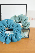 Charger l'image dans la galerie, Chouchou eucalyptus à pois doré