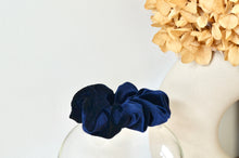 Charger l'image dans la galerie, Chouchou velours bleu marine