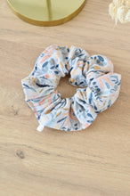 Charger l'image dans la galerie, Chouchou gaze de coton fleuri bleu et rose