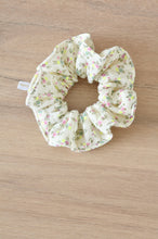 Charger l'image dans la galerie, Chouchou gaze de coton fleuri fluo