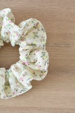 Charger l'image dans la galerie, Chouchou gaze de coton fleuri fluo