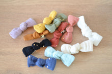 Charger l'image dans la galerie, Pince croco noeud vieux rose