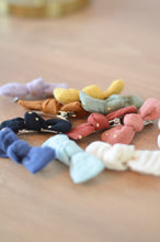 Charger l'image dans la galerie, Pince croco noeud bleu ciel