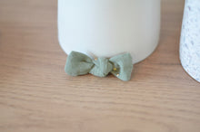 Charger l'image dans la galerie, Pince croco noeud vert d'eau