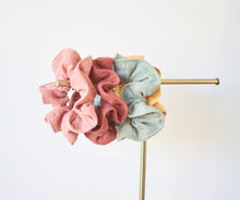 Charger l'image dans la galerie, Chouchou tomette pois doré