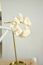 Charger l'image dans la galerie, Chouchou écru à pois doré