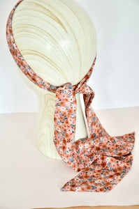 Foulard petites fleurs oranges