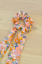 Charger l'image dans la galerie, Chouchou foulard printanier
