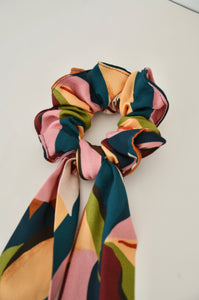 Chouchou foulard abstrait foncé