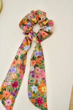 Charger l&#39;image dans la galerie, Chouchou foulard vintage fleuri
