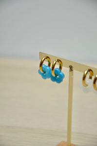 Boucles d'oreilles petites fleurs bleues