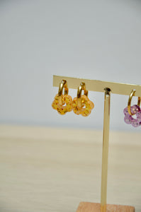 Boucles d'oreilles petites fleurs dorées