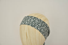Charger l'image dans la galerie, Foulard vert et fleurs blanches
