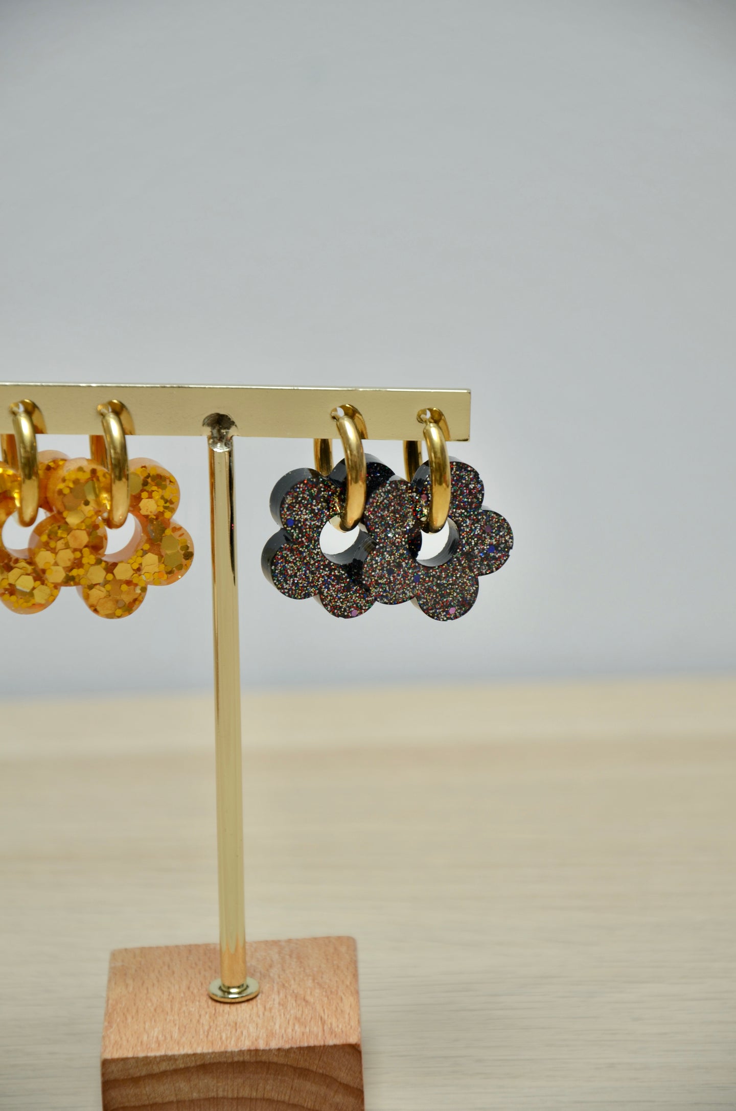 Boucles d'oreilles grosses fleurs noires