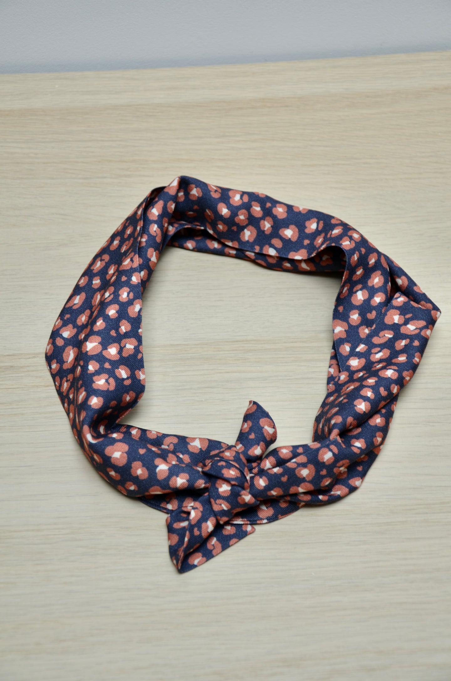 Foulard léopard marine